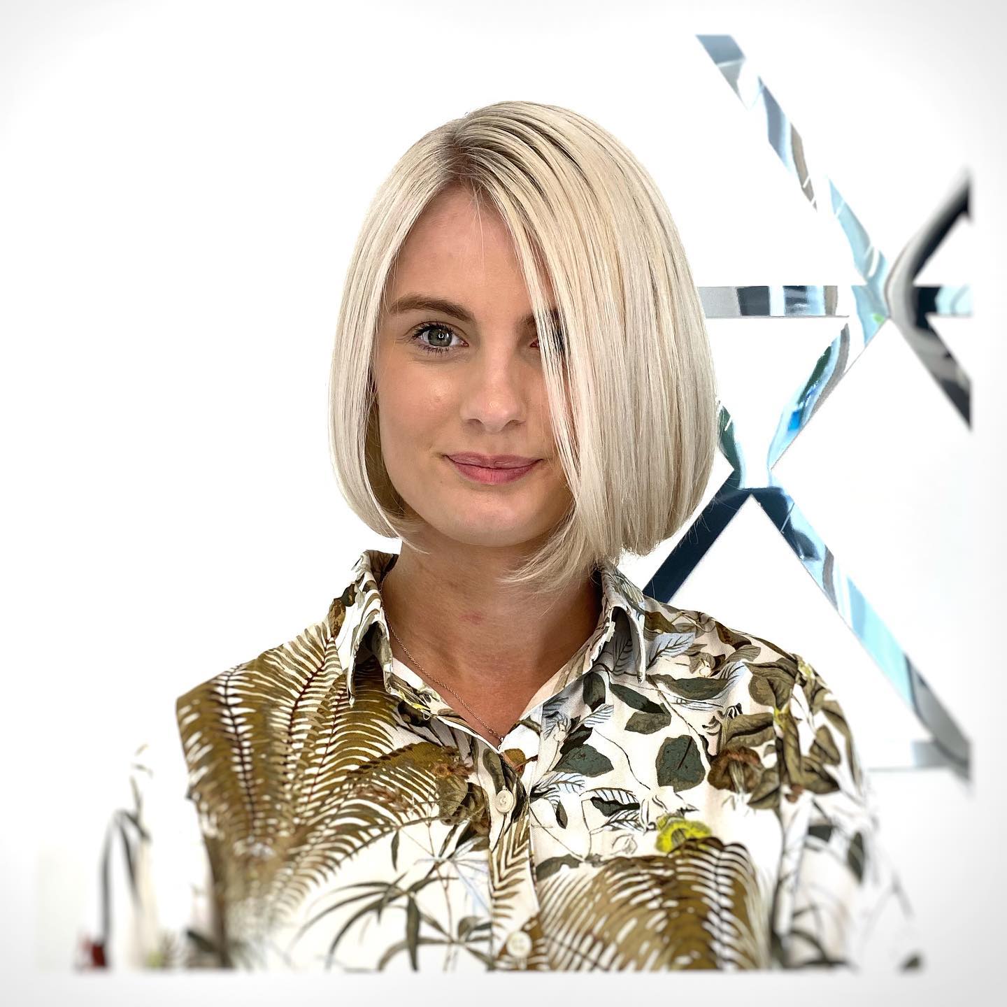 Strzyżenie i stylizacja blond